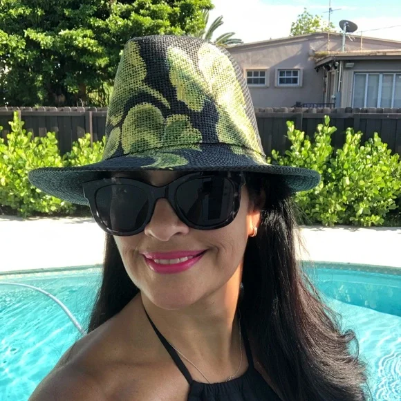 Black hand painted Hat - Picture 2 of 6